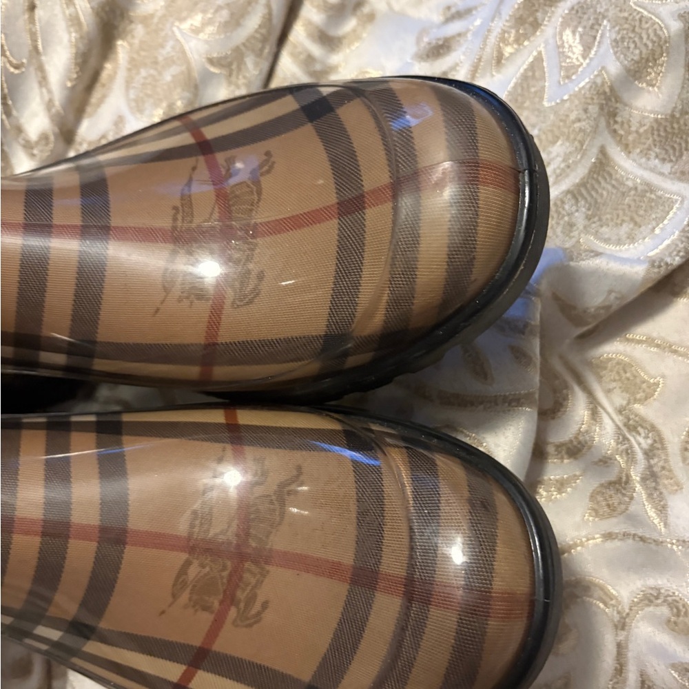 Burberry rain boots - Picture 6 of 8